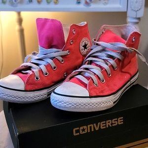 💗Bright Pink Converse 💗